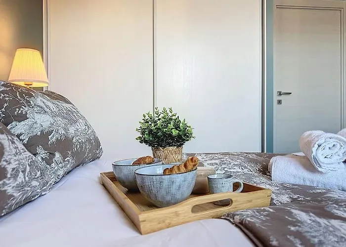 Le Royal Yourhosthelper Apartment *