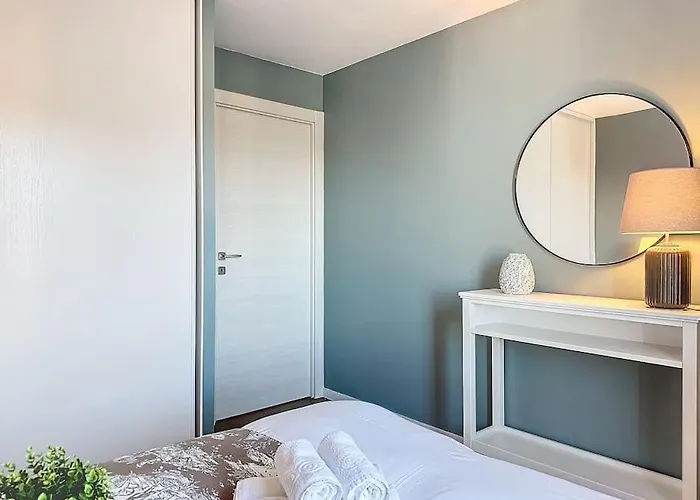 Le Royal Yourhosthelper Apartment