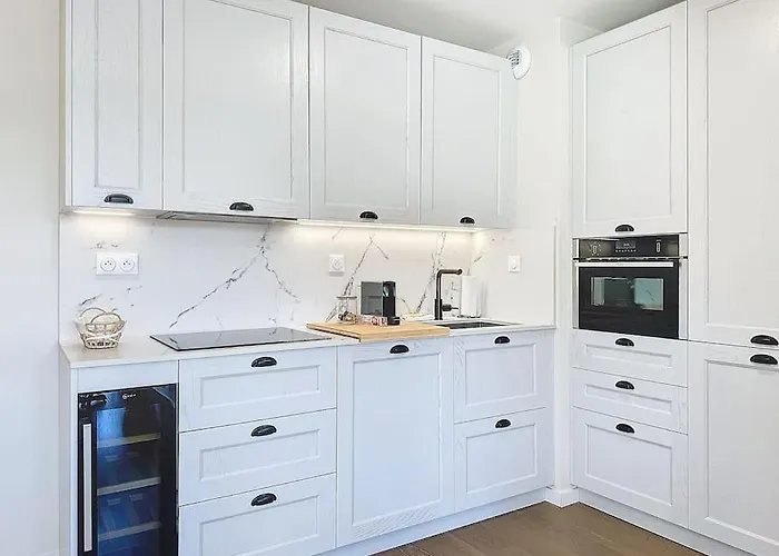 Le Royal Yourhosthelper *