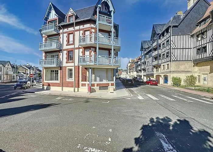 Le Royal Yourhosthelper Apartment Deauville