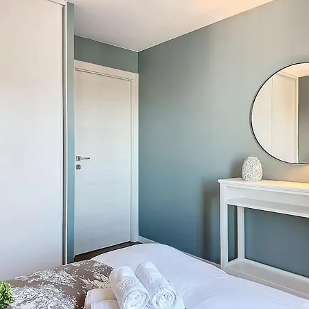 Le Royal Yourhosthelper Apartment
