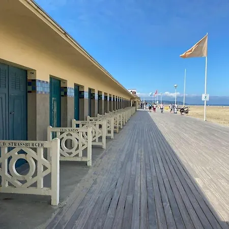 Le Royal Yourhosthelper Apartmán *