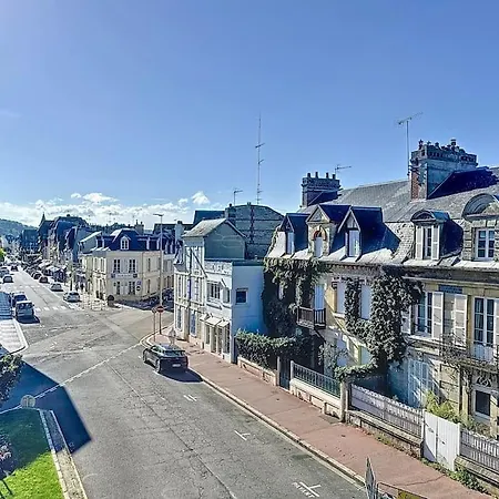 Le Royal Yourhosthelper Deauville