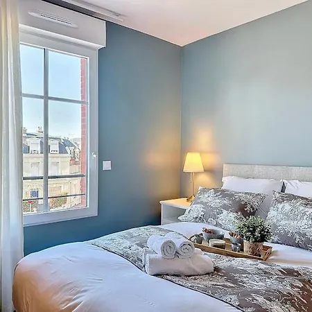 Le Royal Yourhosthelper