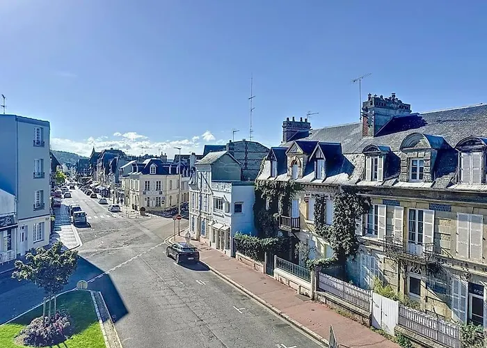 Le Royal Yourhosthelper Deauville