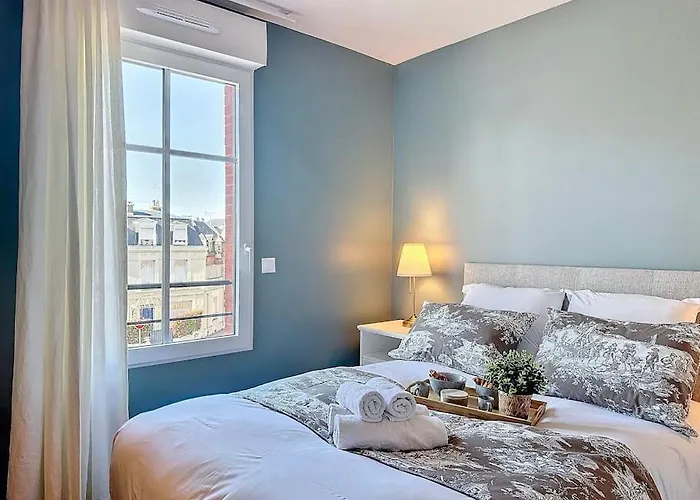 Le Royal Yourhosthelper